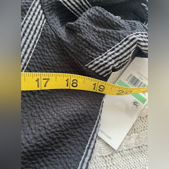 Calvin Klein Elegant Black and Gray Striped Wrap Dress Women’s Size 8 - Picture 2 of 14